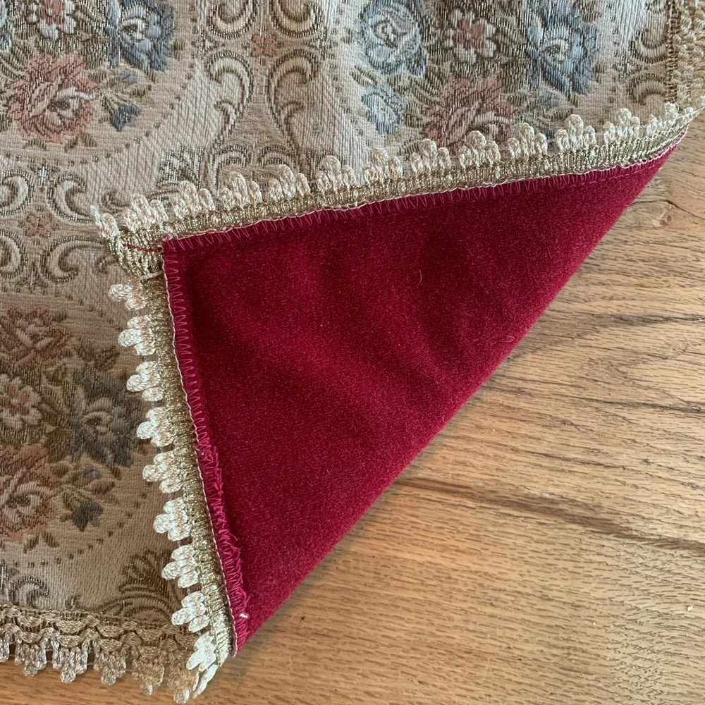 Vintage‎ Victorian Table Runner Embroidered Floral Pinks Ivory Red Backing